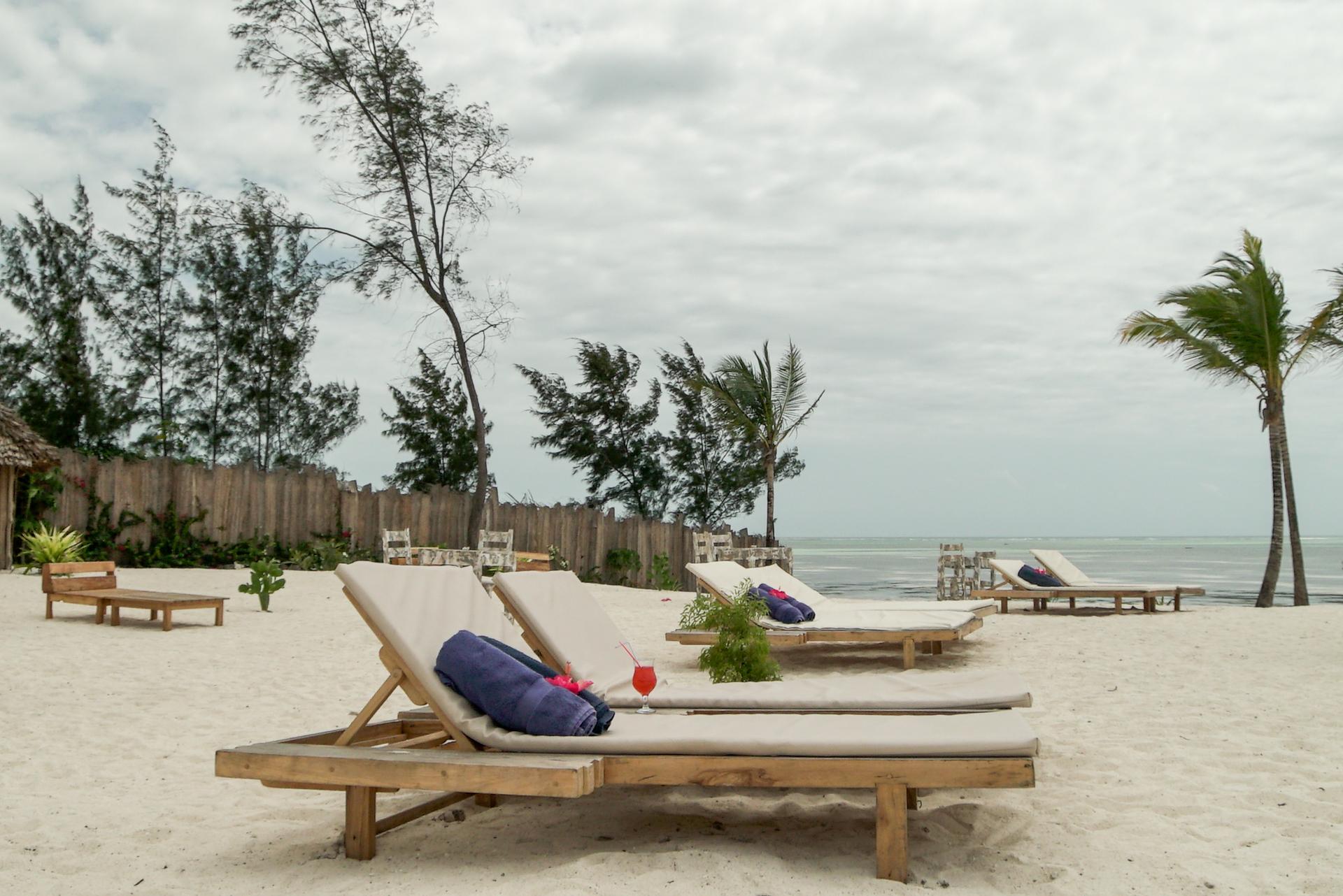 Zanbluu Beach Hotel Kiwengwa  Extérieur photo